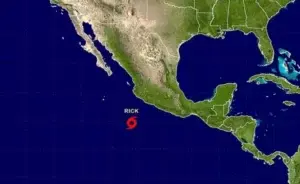 Se forma la tormenta tropical Rick frente a la costa occidental de México