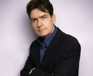 Actor Charlie Sheen dice que porta el virus del sida desde hace cuatro años