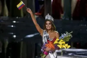 Miss Colombia dice que pese a error nadie le quita título de Miss Universo