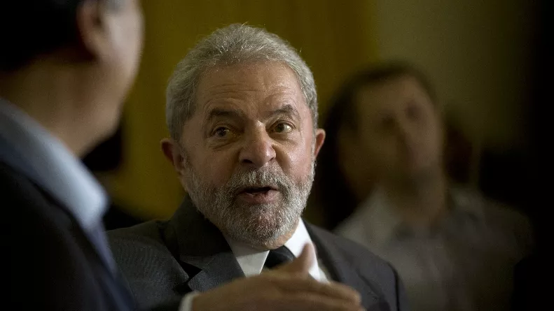 Lula da Silva: “Me arrepiento de los casos de corrupción