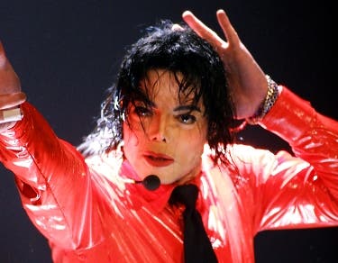 Herederos de Michael Jackson demandan a HBO por filme sobre supuestos abusos