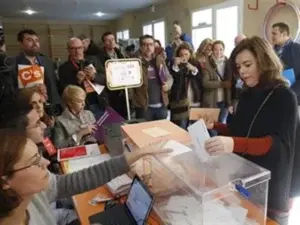 Las elecciones en España dan paso a duras negociaciones