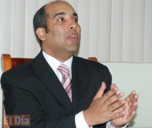 José Armando Távarez es presidente de ADRU