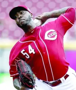 Chapman, a los Yanquis en canje por 4 peloteros