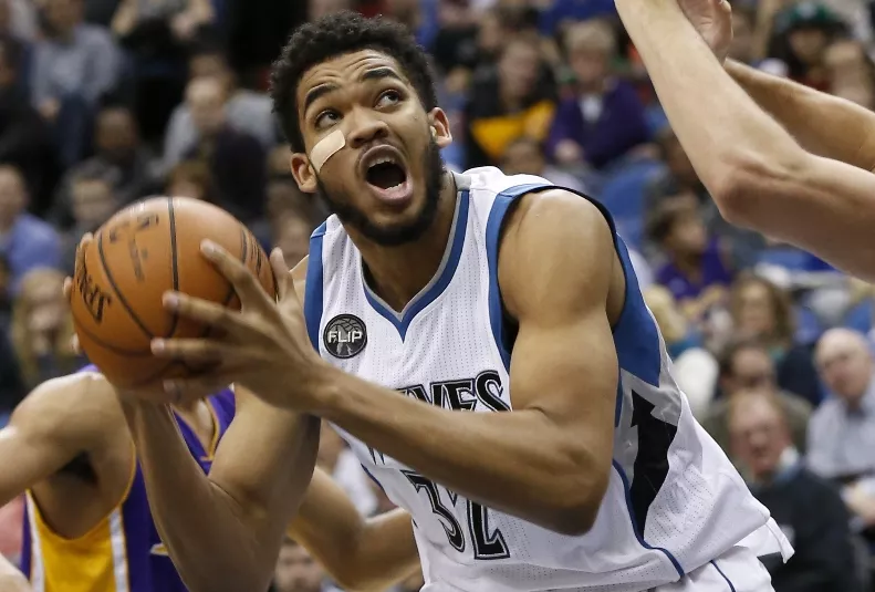 Towns anota 8 en revés Minnesota