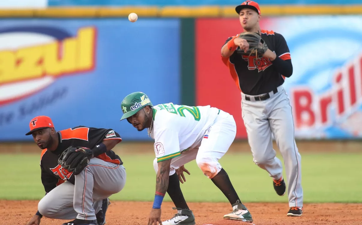 Romero conduce Toros a  derrotar  las Estrellas