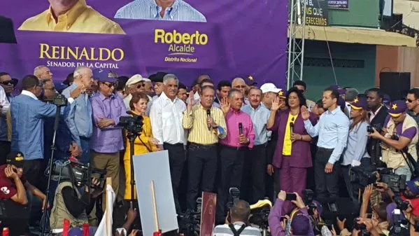 Danilo Medina proclama candidatos a senadores y alcaldes para elecciones de 2016