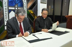 Educación y Episcopado firman convenio para impartir docencia gratuita en escuelas católicas