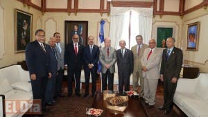 Presidente Medina recibe Sociedad Dominicana  Diarios