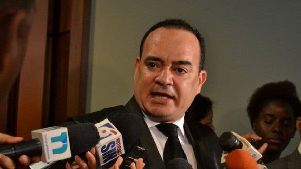 Surúm pide investigar contratos de RD$400 millones entre presidente Suprema y PNUD