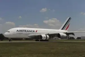 Un avión de Air France aterriza de emergencia en Kenia por alerta de bomba