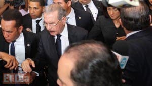 Presidente Danilo Medina acude a presentar condolencias  a familiares de guardaespaldas Juancito