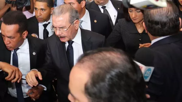 Presidente Danilo Medina acude a presentar condolencias  a familiares de guardaespaldas Juancito