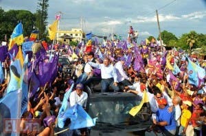 Danilo Medina encabeza marcha caravana en el DN para juramentar aspirantes