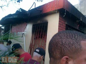 Mueren 5 personas tras incendiarse vivienda  en La Romana