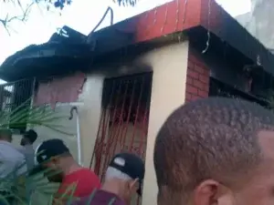 Mueren 5 personas tras incendiarse vivienda  en La Romana