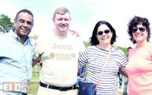 Miembros del Jeep Club realizan recorrido por el Sur