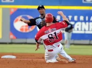 Los Tigres vencen Leones y se afianzan en la primera posición