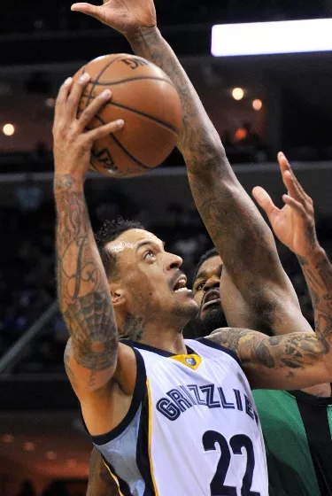 Matt Barnes, Amir Johnson