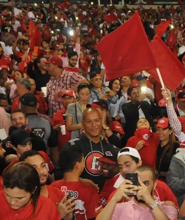 Los Leones harán hoy  caravana  en la Capital