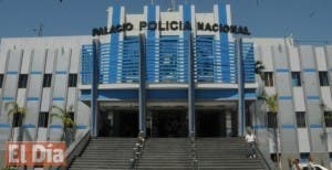 Policía ocupa más de medio millón de pesos y apresa 4 personas con droga