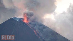 El volcán Momotombo de Nicaragua registra nueva explosión y expulsa gases