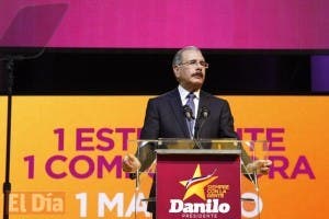 Presidente Danilo Medina inicia campaña, anuncia una «revolución digital» en RD