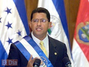 El expresidente salvadoreño Flores no recibirá honores de Estado en exequias