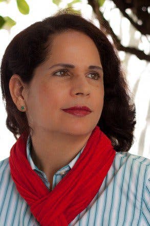 Ángela Hernández Núñez: Premio Nacional de Literatura 2016
