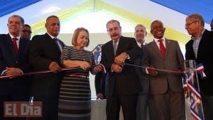 Danilo Medina entrega 64 viviendas en Tamayo, Bahoruco