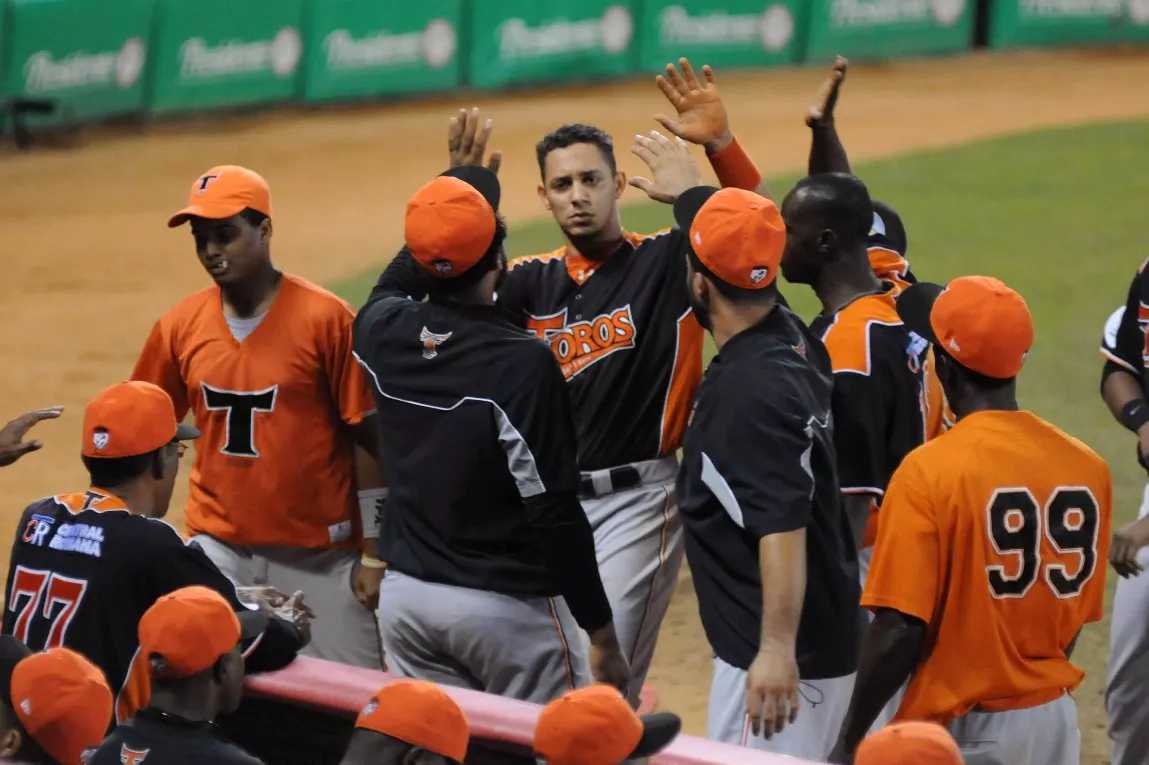 cristhian adame de los toros /hoy/carlos alonzo/15/1/2016