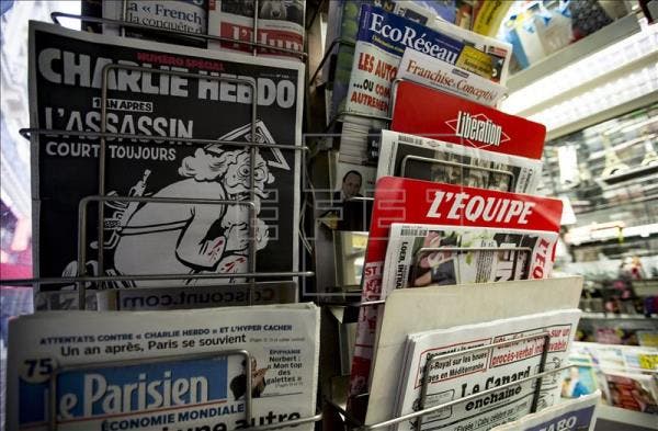 “Charlie Hebdo” hace su crónica del atentado en su número del aniversario