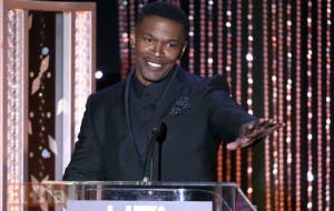 Jamie Foxx rescata a conductor de vehículo en llamas