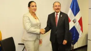 Danilo Medina se reúne con presidenta Asamblea Nacional del Ecuador