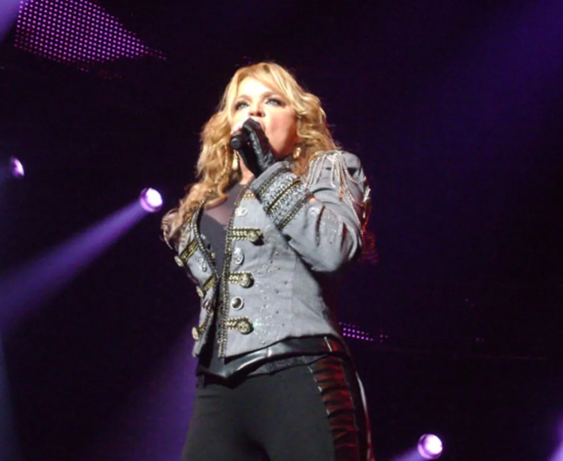 silueta Ednita Nazario,p01