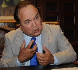 Vinicio Castillo Semán advierte nueva regularización disolvería a RD