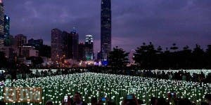 Hong Kong celebra San Valentín con 25.000 rosas de luz