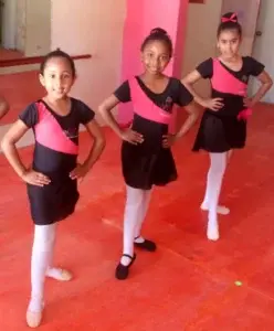 Anny Fernández,  una  joven dedicada  a enseñar ballet