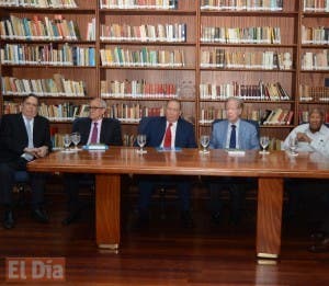 Morel Cerda presenta libro