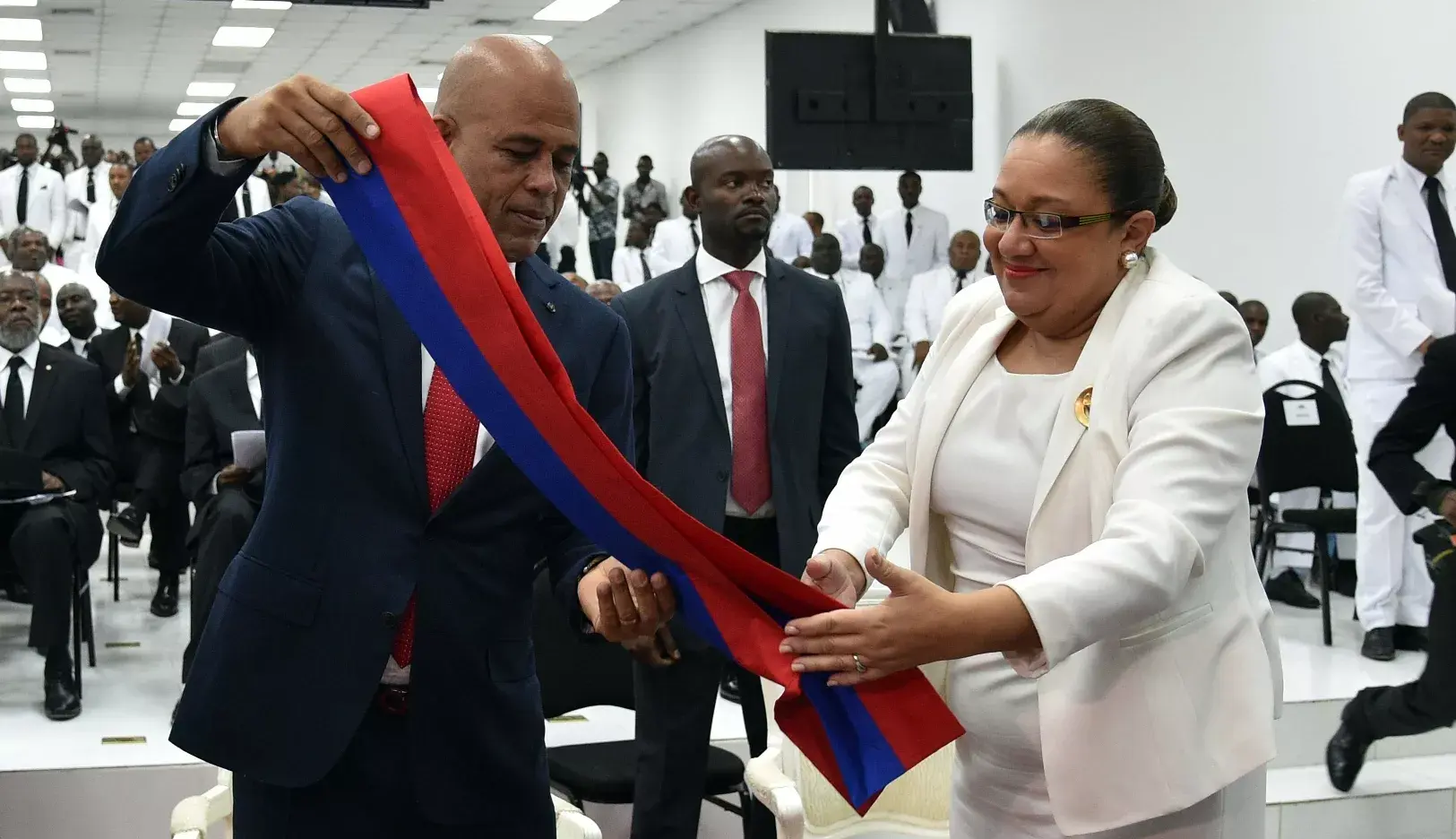 Presidente Martelly deja poder en Haití