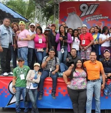 Periodistas disfrutan un tour de carnaval