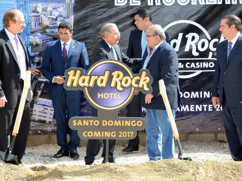 Danilo Medina da inicio construcción hotel Hard Rock