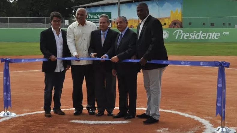 Cervecería entrega  32 estadios