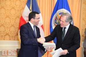 Navarro y Almagro firman acuerdo sede para celebrar 46 Asamblea General de la OEA