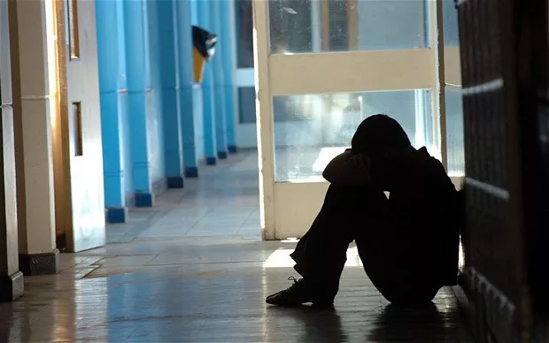 Víctimas de bullying pueden presentar tendencias suicidas