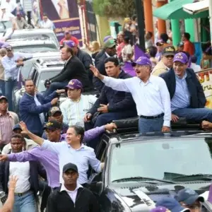 Hombre muere al caer de camioneta en marcha caravana de Danilo por la Línea Noroeste