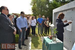 Depositan cenizas de Hamlet Hermann en Columbario Cementerio Puerta del Cielo