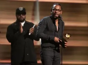 Kendrick Lamar recibe cuatro galardones en la gala previa de los Grammy