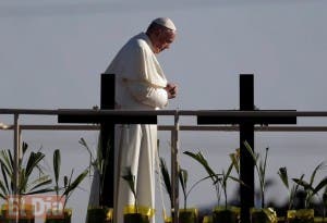 Papa: «tragedia humana, la migración forzada