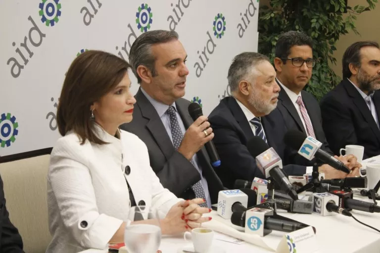 Abinader afirma PRM gestionará con JCE  equidad en proceso electoral